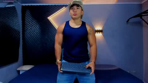 Snapshot of horny_nick18 chatting on June 8, 1:00 pm horny_nick18 online show from June 8, 1:00 pm