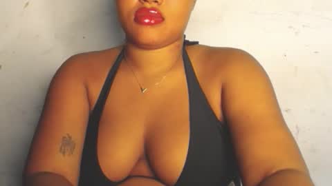 Snapshot of horny_temptation_ chatting on November 28, 1:25 pm Miss Zanele online show from November 28, 1:25 pm
