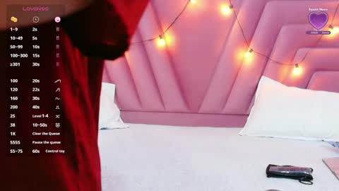 Khloe  online show from March 9, 12:31 pm