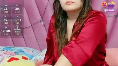 Khloe  online show from April 3, 12:14 pm