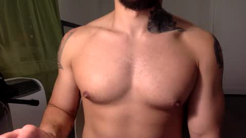 Snapshot of hornybbcxx chatting on December 6, 3:41 am hornybbcxx online show from December 6, 3:41 am