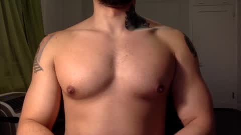 Snapshot of hornybbcxx chatting on February 1, 1:23 am hornybbcxx online show from February 1, 1:23 am