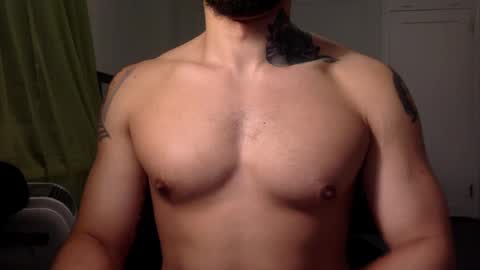 Snapshot of hornybbcxx chatting on March 5, 11:38 pm hornybbcxx online show from March 5, 11:38 pm