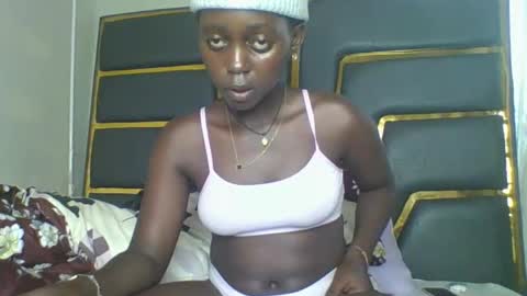 Snapshot of hornybella4 chatting on November 1, 11:34 am Bella online show from November 1, 11:34 am