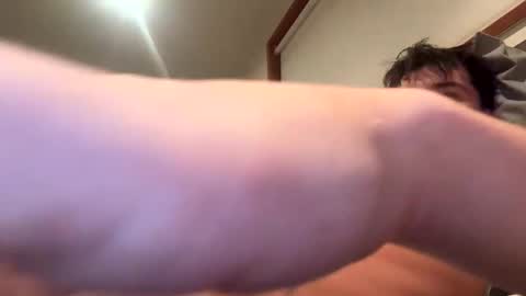 Snapshot of hornyboi186 chatting on June 4, 12:00 pm hornyboi186 online show from June 4, 12:00 pm
