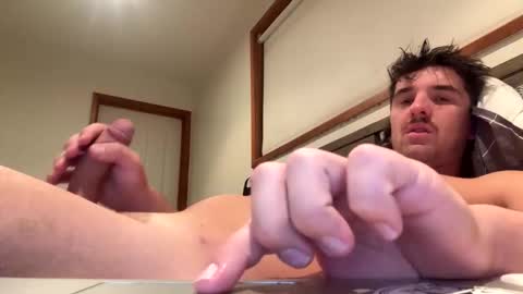 Snapshot of hornyboi186 chatting on June 10, 8:13 am hornyboi186 online show from June 10, 8:13 am