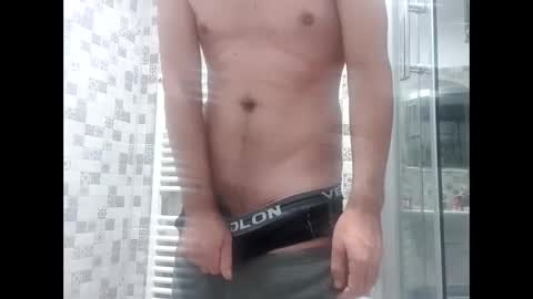 Snapshot of hornyboyxxxy chatting on December 20, 9:49 am hornyboyxxxy online show from December 20, 9:49 am