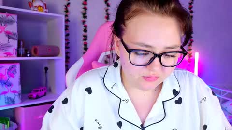 Snapshot of hornycakee chatting on March 4, 12:12 pm HornyCakee online show from March 4, 12:12 pm