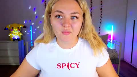 Snapshot of hornycakee chatting on September 17, 9:44 am HornyCakee online show from September 17, 9:44 am