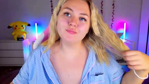 Snapshot of hornycakee chatting on September 18, 10:17 am HornyCakee online show from September 18, 10:17 am