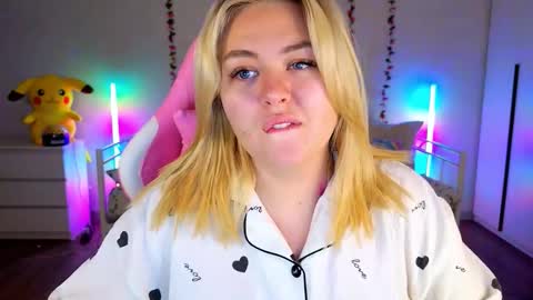 Snapshot of hornycakee chatting on September 21, 10:17 am HornyCakee online show from September 21, 10:17 am