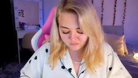 Snapshot of hornycakee chatting on October 23, 9:52 am HornyCakee online show from October 23, 9:52 am