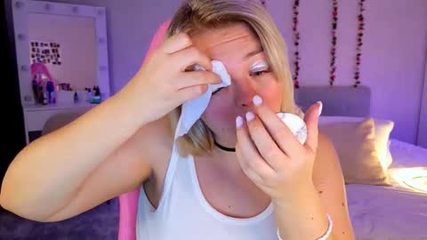 Snapshot of hornycakee chatting on November 12, 3:34 pm HornyCakee online show from November 12, 3:34 pm