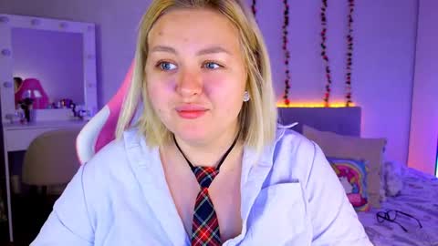 HornyCakee online show from May 20, 8:20 am