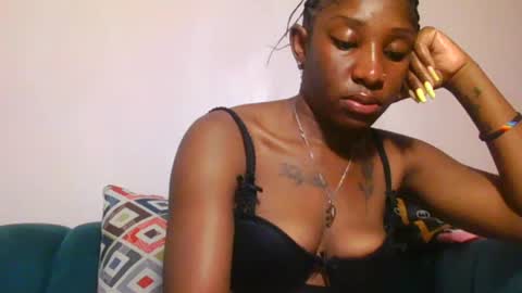 Snapshot of hornycammy23 chatting on June 14, 7:43 am Hornycammy23 online show from June 14, 7:43 am