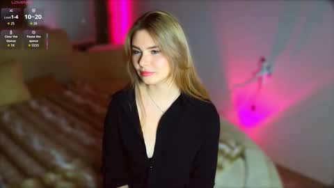 Snapshot of hornycharisma chatting on February 25, 4:49 pm Jolly online show from February 25, 4:49 pm