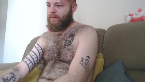 Snapshot of hornyhairy_bi chatting on December 9, 6:03 pm Harry online show from December 9, 6:03 pm