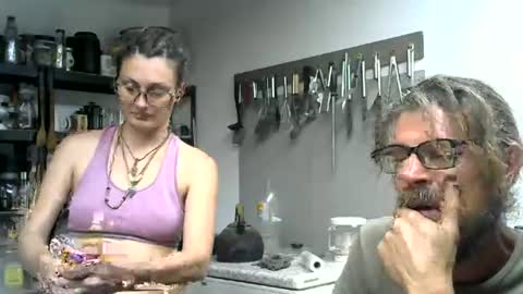 Nix  D online show from July 8, 12:42 pm