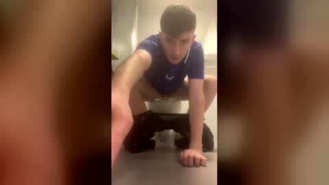 Snapshot of hornyjohnxc chatting on April 15, 3:52 pm hornyjohnxc online show from April 15, 3:52 pm