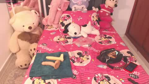 Snapshot of hornymillf_ chatting on May 22, 1:17 pm C I A R A online show from May 22, 1:17 pm