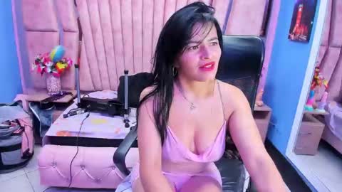 hornyskinny26 online show from March 1, 6:04 am