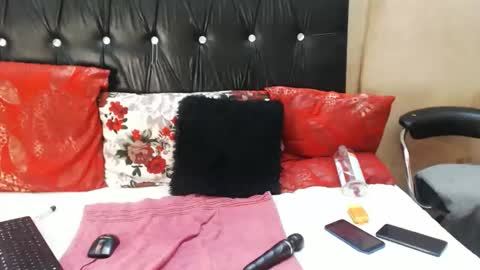 Snapshot of hornysnowie23x chatting on October 4, 1:58 am hornysnowie23x online show from October 4, 1:58 am