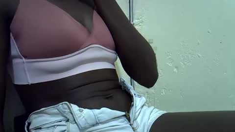 Snapshot of hornysoul02 chatting on February 19, 7:37 am hornysoul02 online show from February 19, 7:37 am