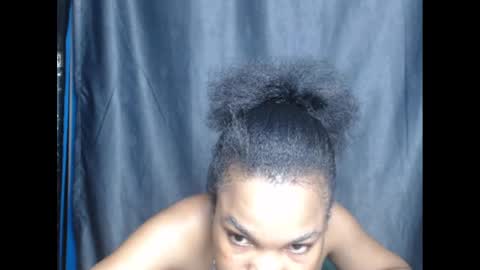 Snapshot of hornyxbum chatting on December 5, 8:22 pm hornyxbum online show from December 5, 8:22 pm