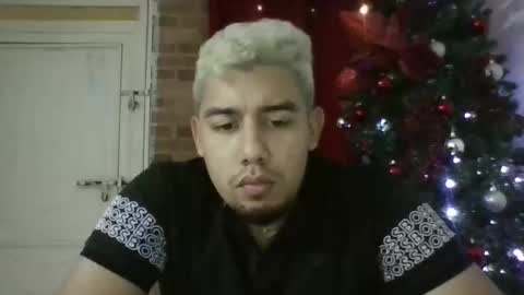 hot2512 online show from December 22, 12:18 am