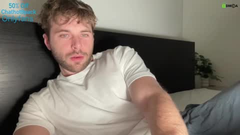 Snapshot of hot8pack01 chatting on December 10, 8:38 pm Edward aka Wolf online show from December 10, 8:38 pm