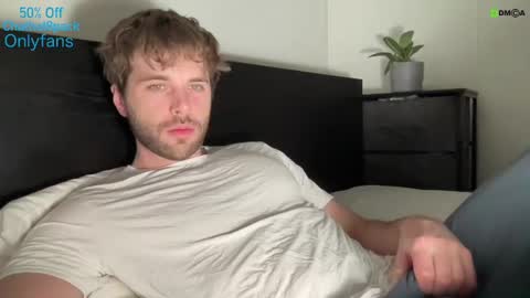 Snapshot of hot8pack01 chatting on January 30, 4:37 am Edward aka Wolf online show from January 30, 4:37 am