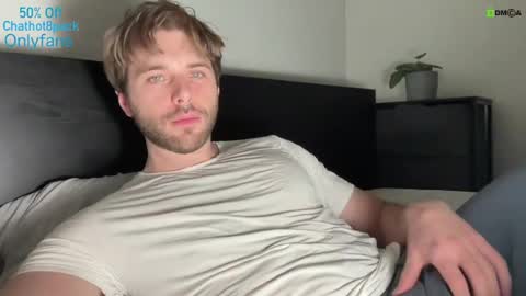 Snapshot of hot8pack01 chatting on January 30, 10:41 pm Edward aka Wolf online show from January 30, 10:41 pm