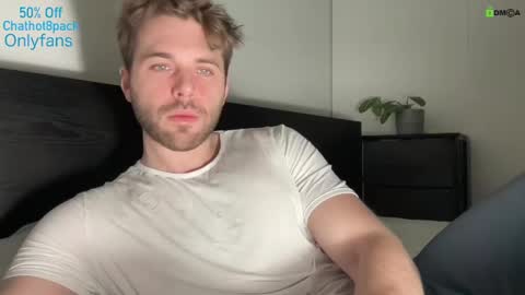 Snapshot of hot8pack01 chatting on February 11, 10:07 pm Edward aka Wolf online show from February 11, 10:07 pm