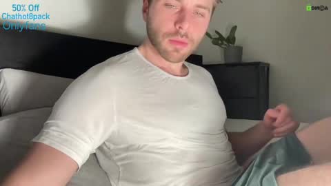 Snapshot of hot8pack01 chatting on February 13, 5:16 am Edward aka Wolf online show from February 13, 5:16 am