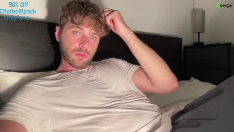 Snapshot of hot8pack01 chatting on September 19, 3:41 am Edward aka Wolf online show from September 19, 3:41 am