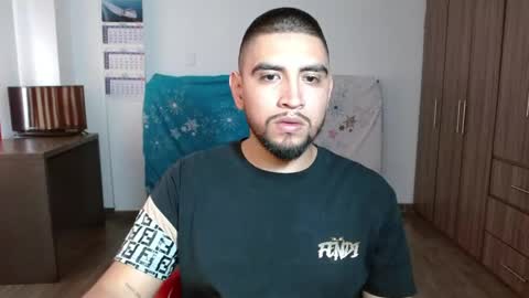 hot__husbands online show from May 31, 6:20 pm
