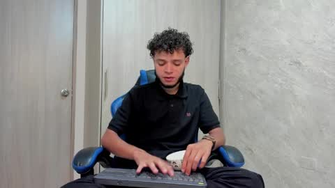 Snapshot of hot_bad_boy69 chatting on April 6, 10:33 pm hot bad boy69 online show from April 6, 10:33 pm