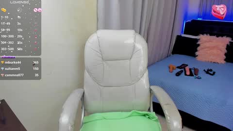 Snapshot of hot_beauty__ chatting on January 10, 8:51 am VALENTINA online show from January 10, 8:51 am