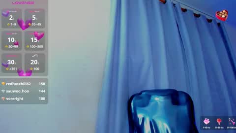 Snapshot of hot_beauty__ chatting on February 25, 8:58 am VALENTINA online show from February 25, 8:58 am