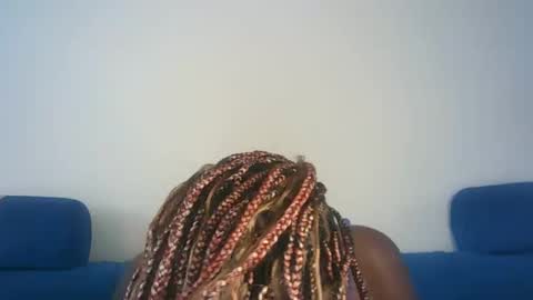 Snapshot of hot_berry2003 chatting on February 12, 2:10 pm Millie online show from February 12, 2:10 pm