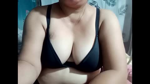 Snapshot of hot_boobs21 chatting on September 28, 4:07 am hot_boobs21 online show from September 28, 4:07 am