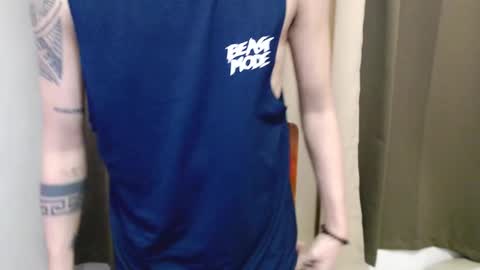 Snapshot of hot_boy2088 chatting on October 18, 10:32 pm Mike online show from October 18, 10:32 pm