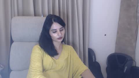 Snapshot of hot_bruny chatting on November 9, 11:19 am Bruny online show from November 9, 11:19 am