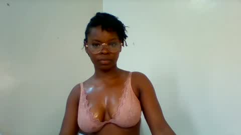 Snapshot of hot_cammy08 chatting on June 17, 11:45 am sweet cammy online show from June 17, 11:45 am