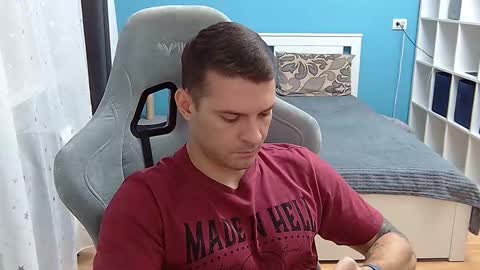 Snapshot of hot_cap_77 chatting on December 5, 6:04 pm hot_cap_77 online show from December 5, 6:04 pm