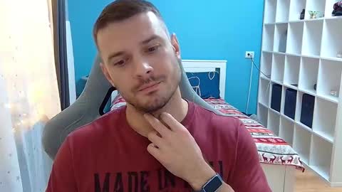 Snapshot of hot_cap_77 chatting on December 14, 3:28 pm hot_cap_77 online show from December 14, 3:28 pm