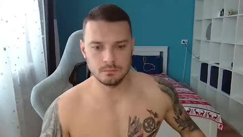 Snapshot of hot_cap_77 chatting on December 15, 11:47 am hot_cap_77 online show from December 15, 11:47 am