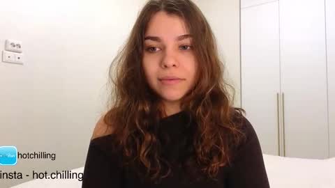 Snapshot of hot_chill__ chatting on January 17, 6:44 pm LiluCaroline online show from January 17, 6:44 pm