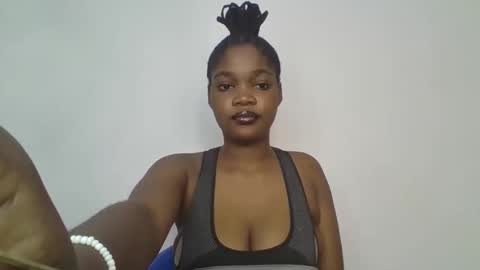 Snapshot of hot_choccoolate chatting on April 23, 8:57 am Zarah online show from April 23, 8:57 am