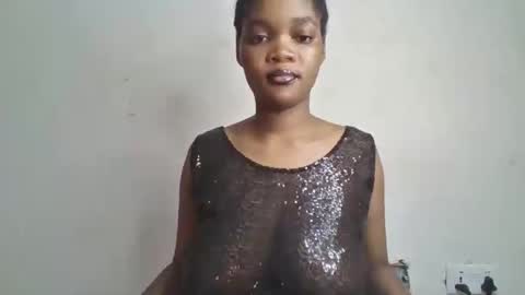 Snapshot of hot_choccoolate chatting on May 19, 11:00 pm Zarah online show from May 19, 11:00 pm